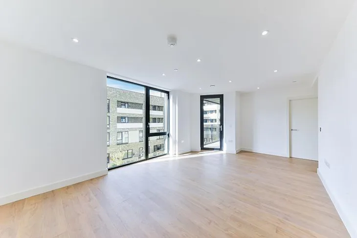 Flat New Village Avenue in Greater London