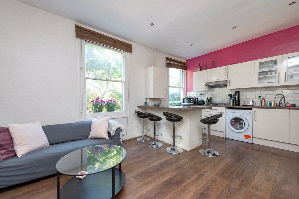 Flat Maygrove Road in Greater London