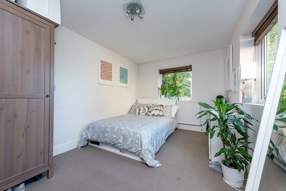 Flat Maygrove Road in Greater London