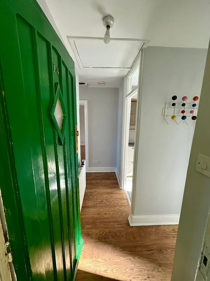 Flat Woodford New Road in Greater London