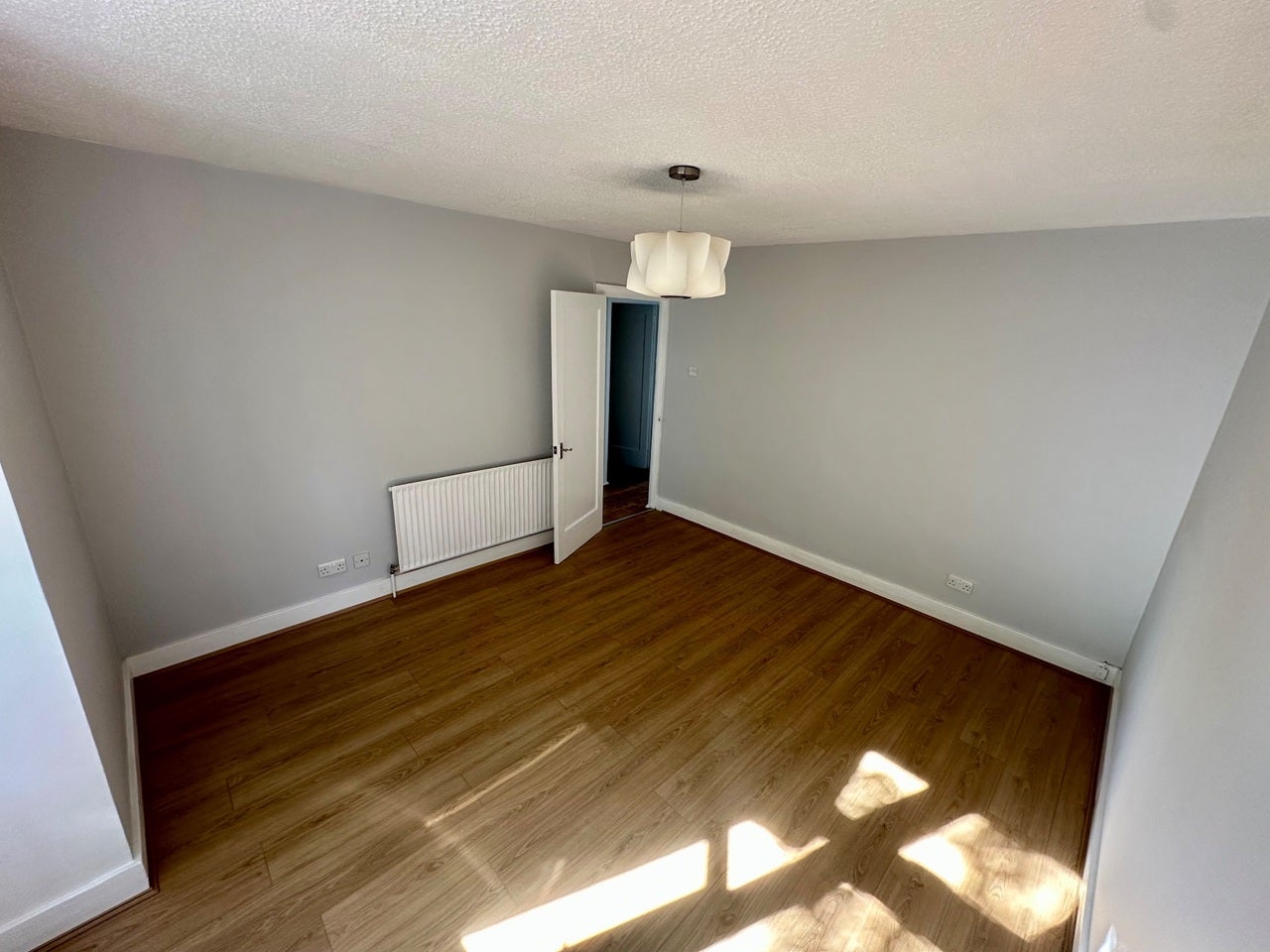 Flat Woodford New Road in Greater London