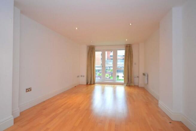Flat Canbury Passage in Greater London