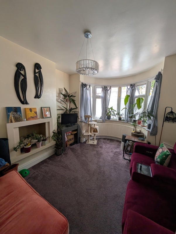 Room Ayre Road in Birmingham
