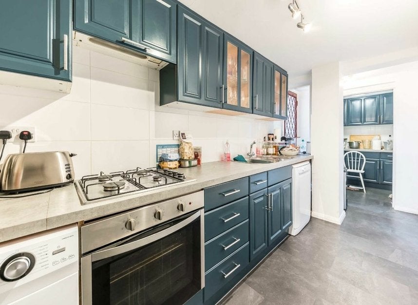 Flat Dawes Road in Greater London