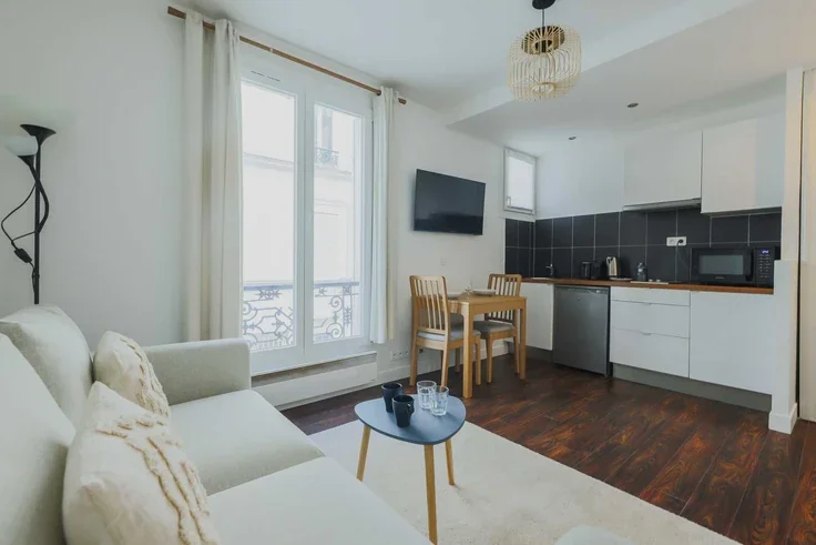 Flat Rue de Lévis in Paris