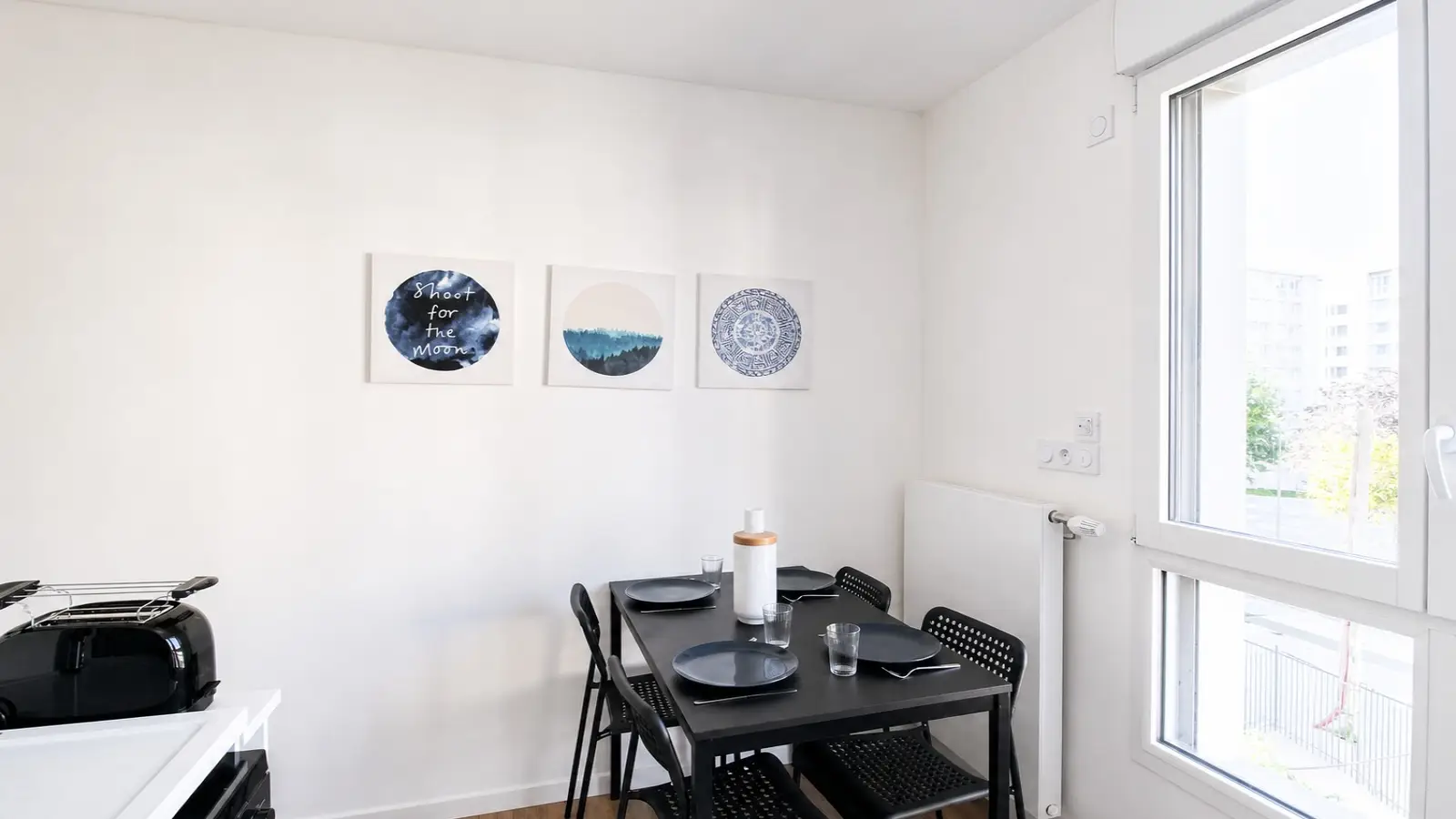 Room Boulevard Victor Hugo in Clichy
