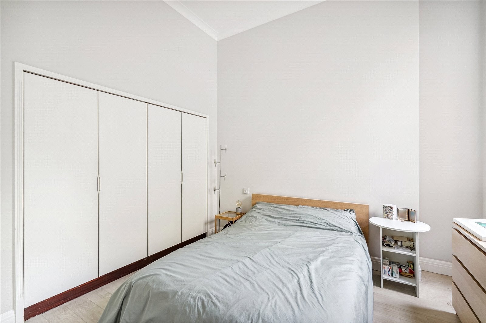 Flat Courtfield Road in Greater London