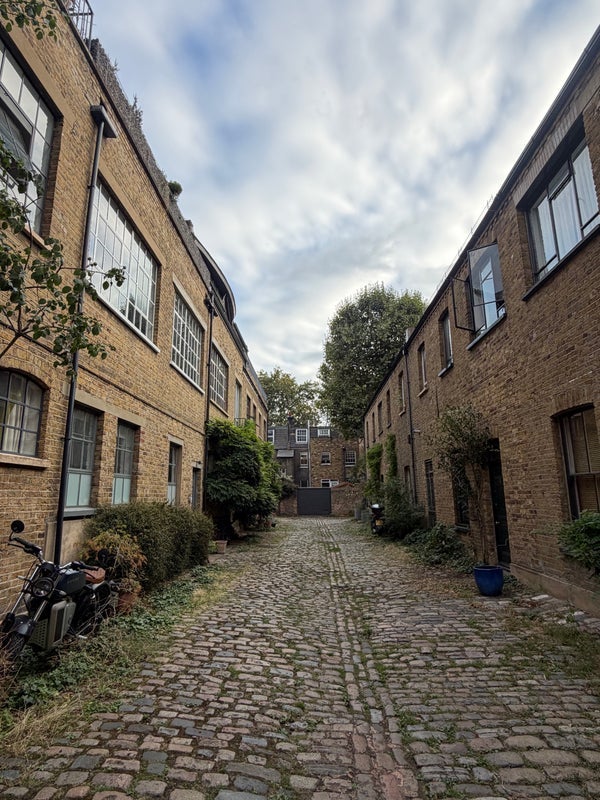 Room Atlas Mews in Greater London