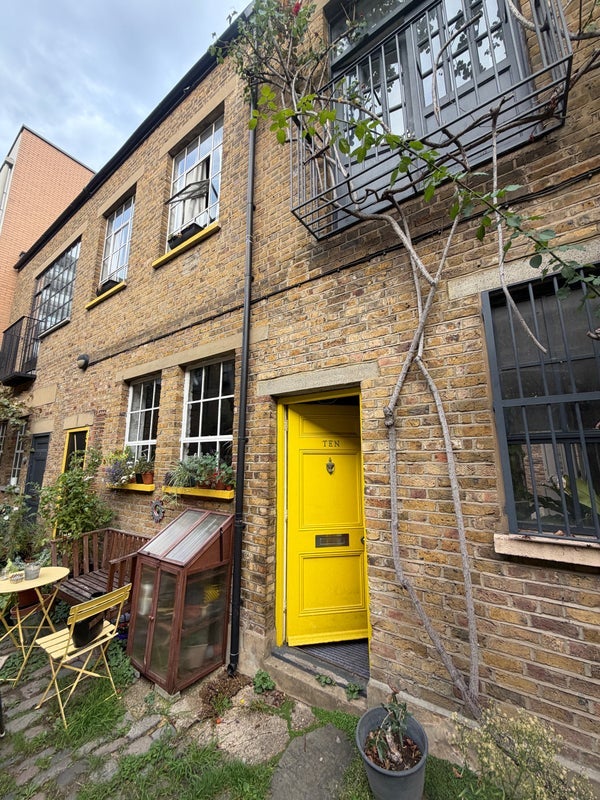 Room Atlas Mews in Greater London