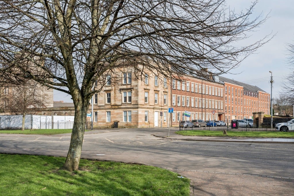 Flat McPhail Street in Glasgow