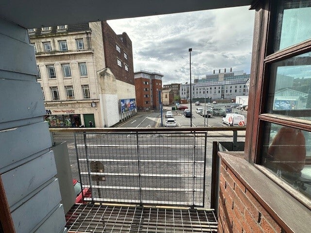Flat Bay Horse Lane in Liverpool