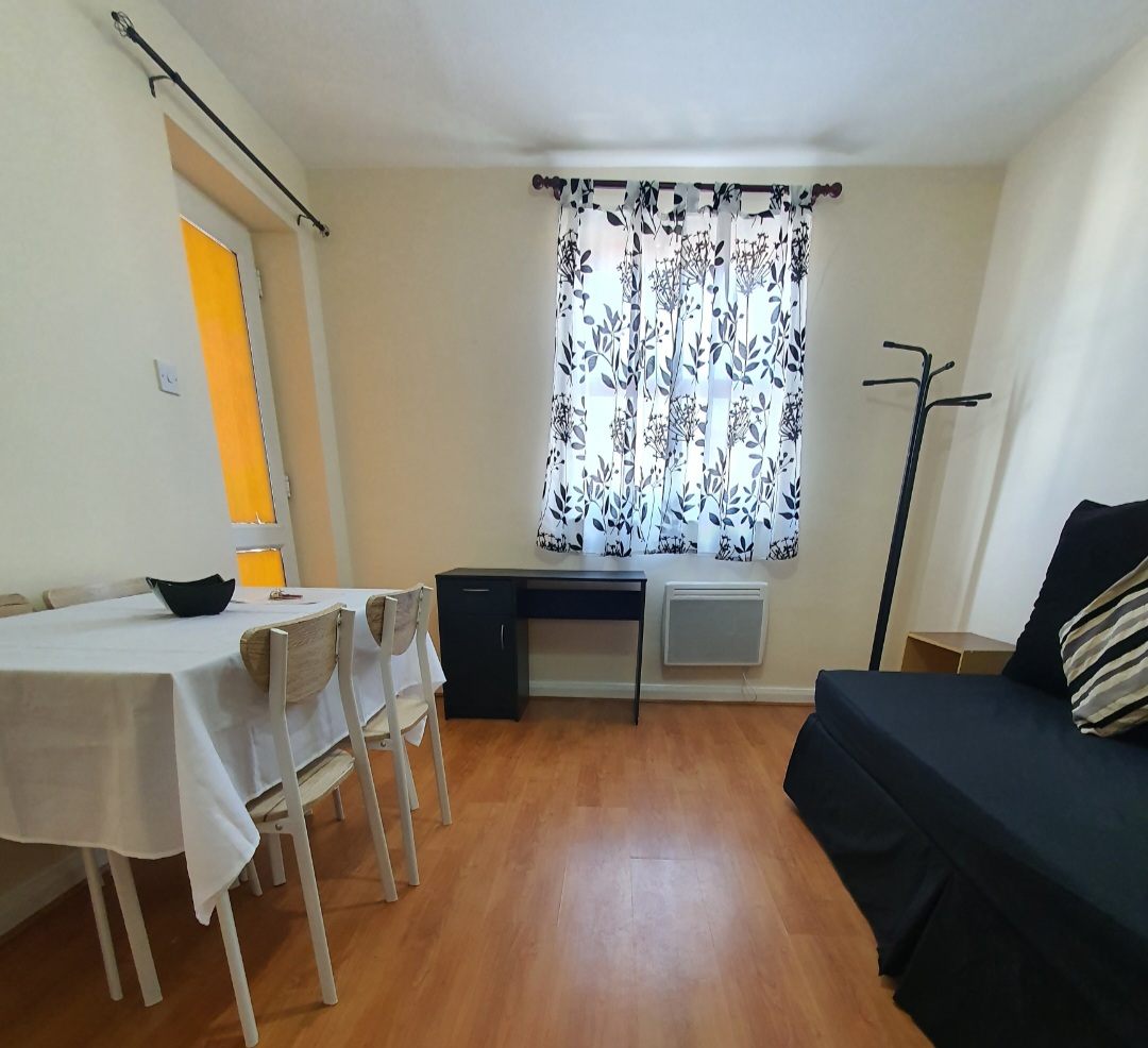 Flat Hathersage Road in Manchester
