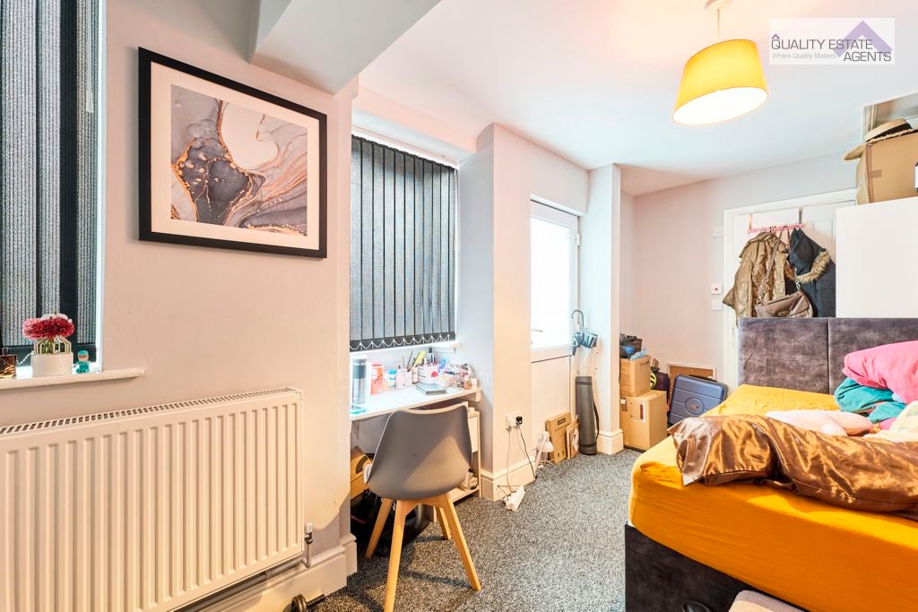 Room Campbell Road in Stoke-on-Trent