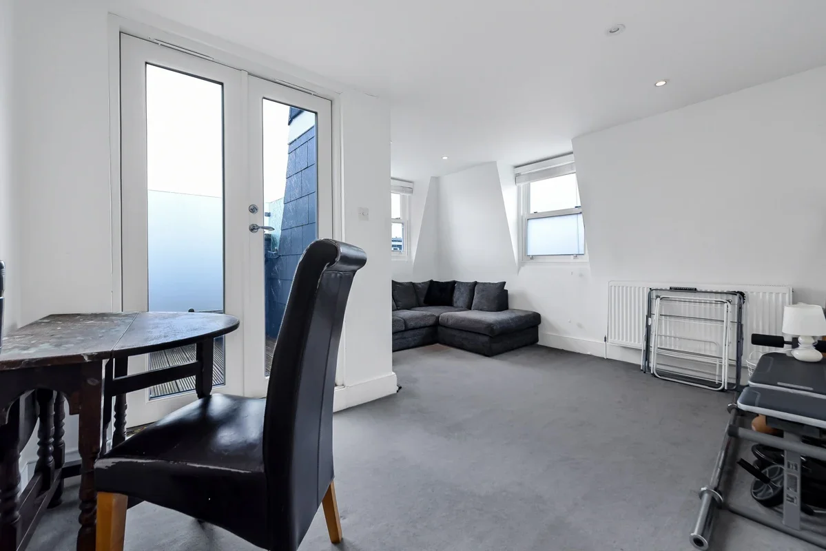 House Idlecombe Road in Greater London