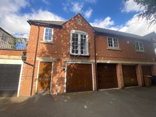 Flat Saint John's Terrace in Derby
