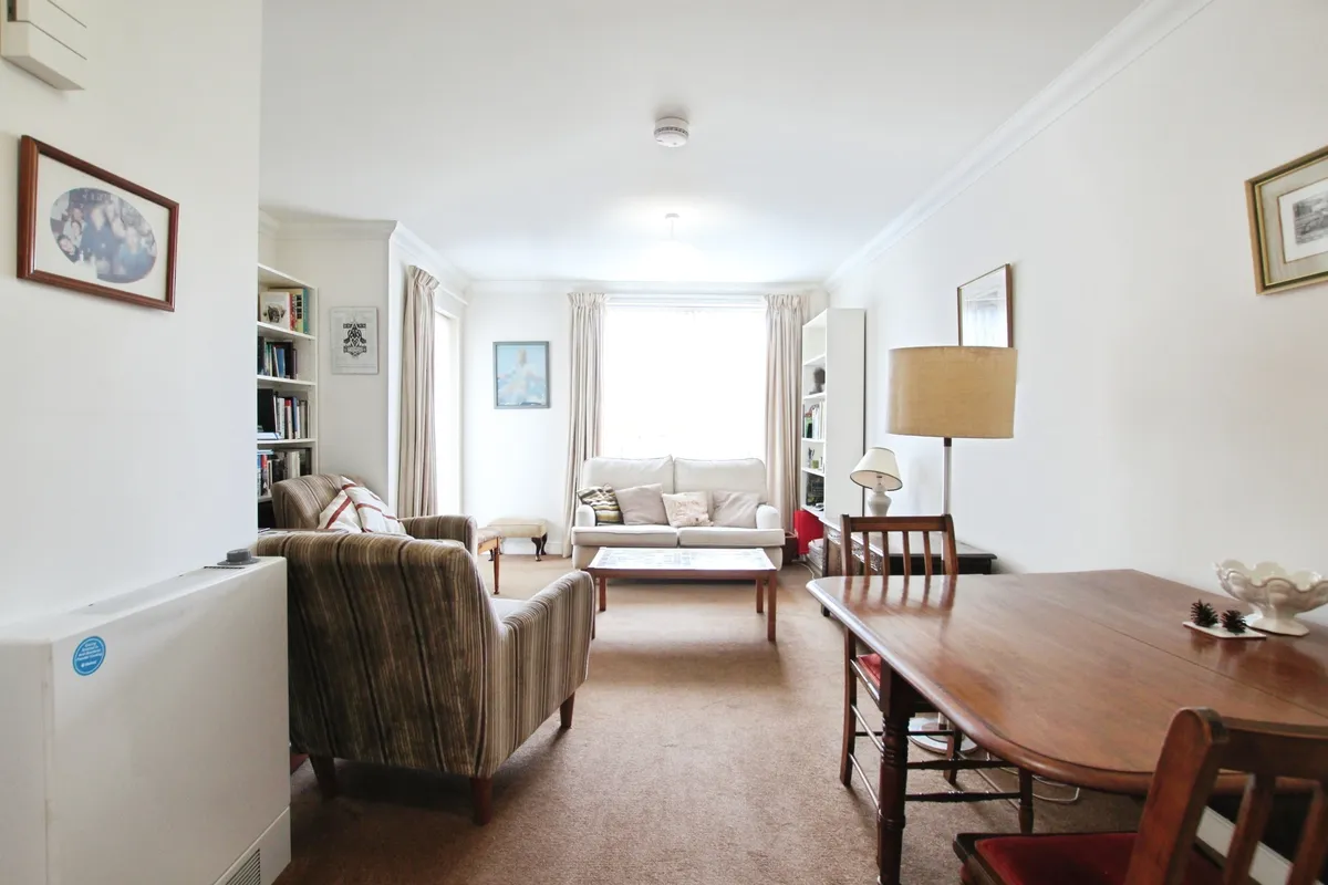 Flat Wellbrook Way in Cambridge