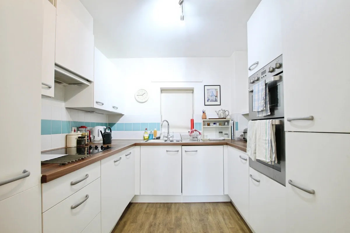 Flat Wellbrook Way in Cambridge