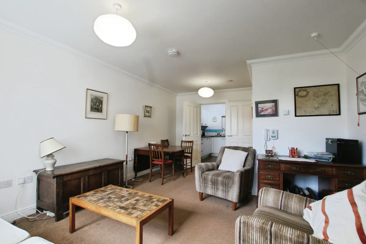Flat Wellbrook Way in Cambridge