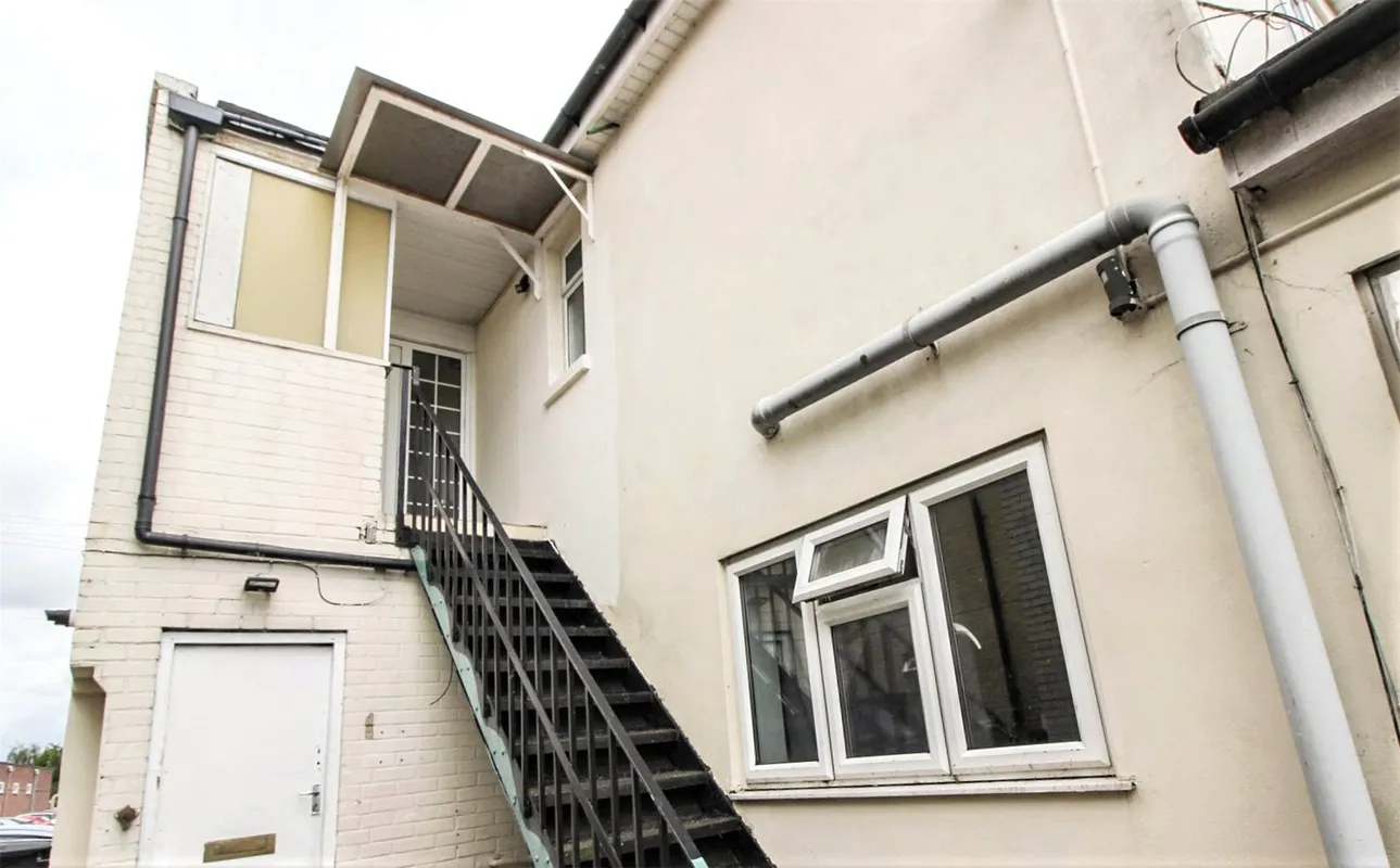 Flat Wallisdown Road in Bournemouth
