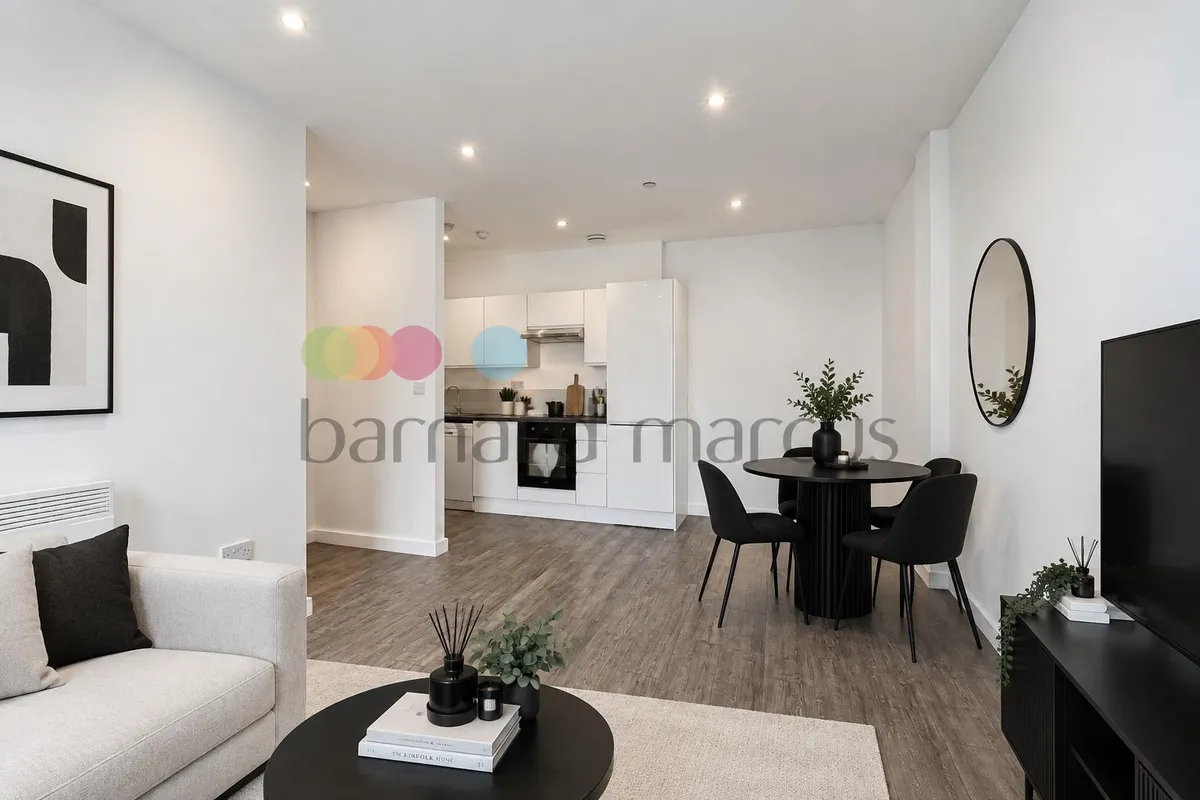 Flat Purley Way in Greater London