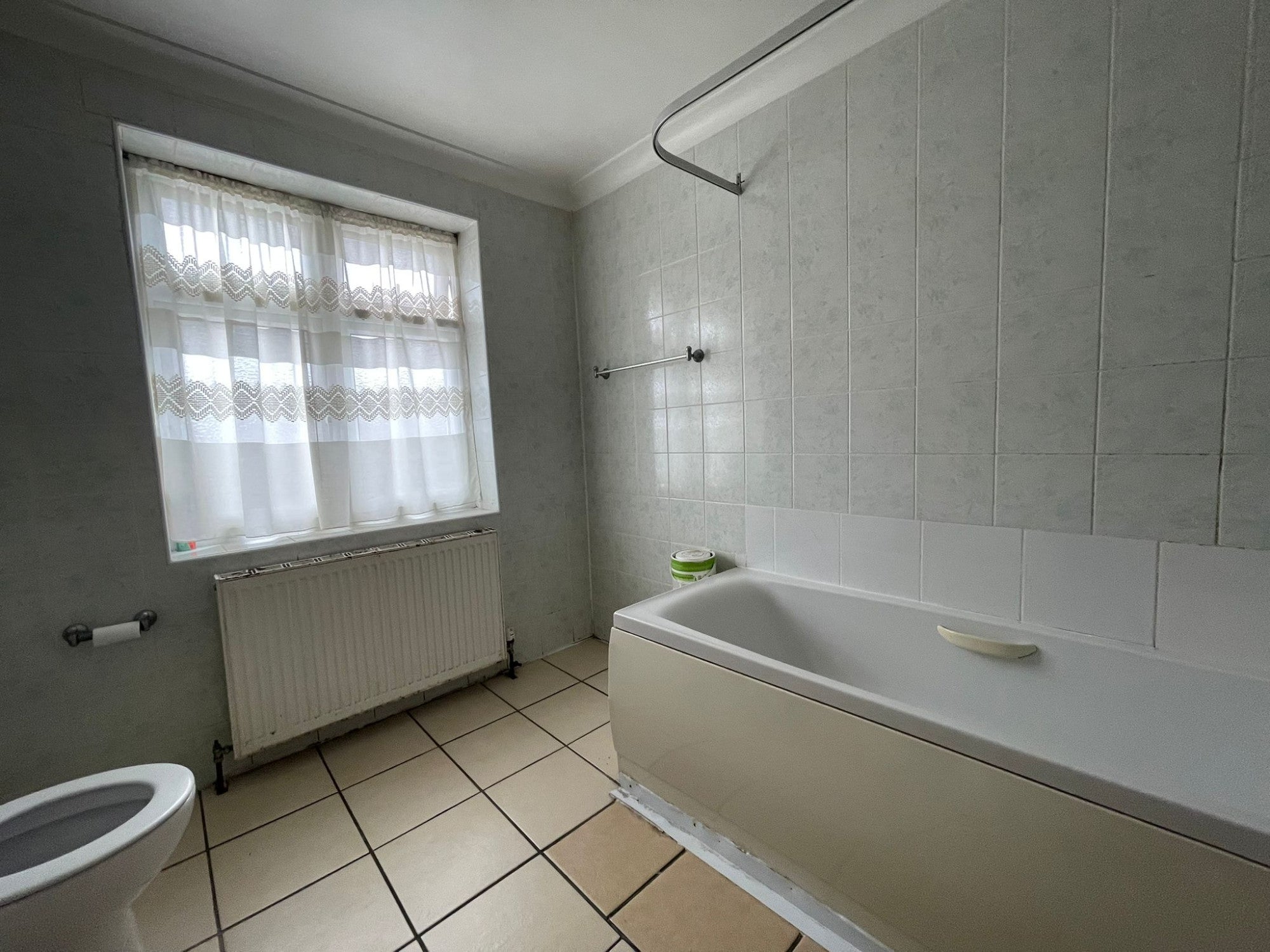 Flat Wellwood Road in Greater London