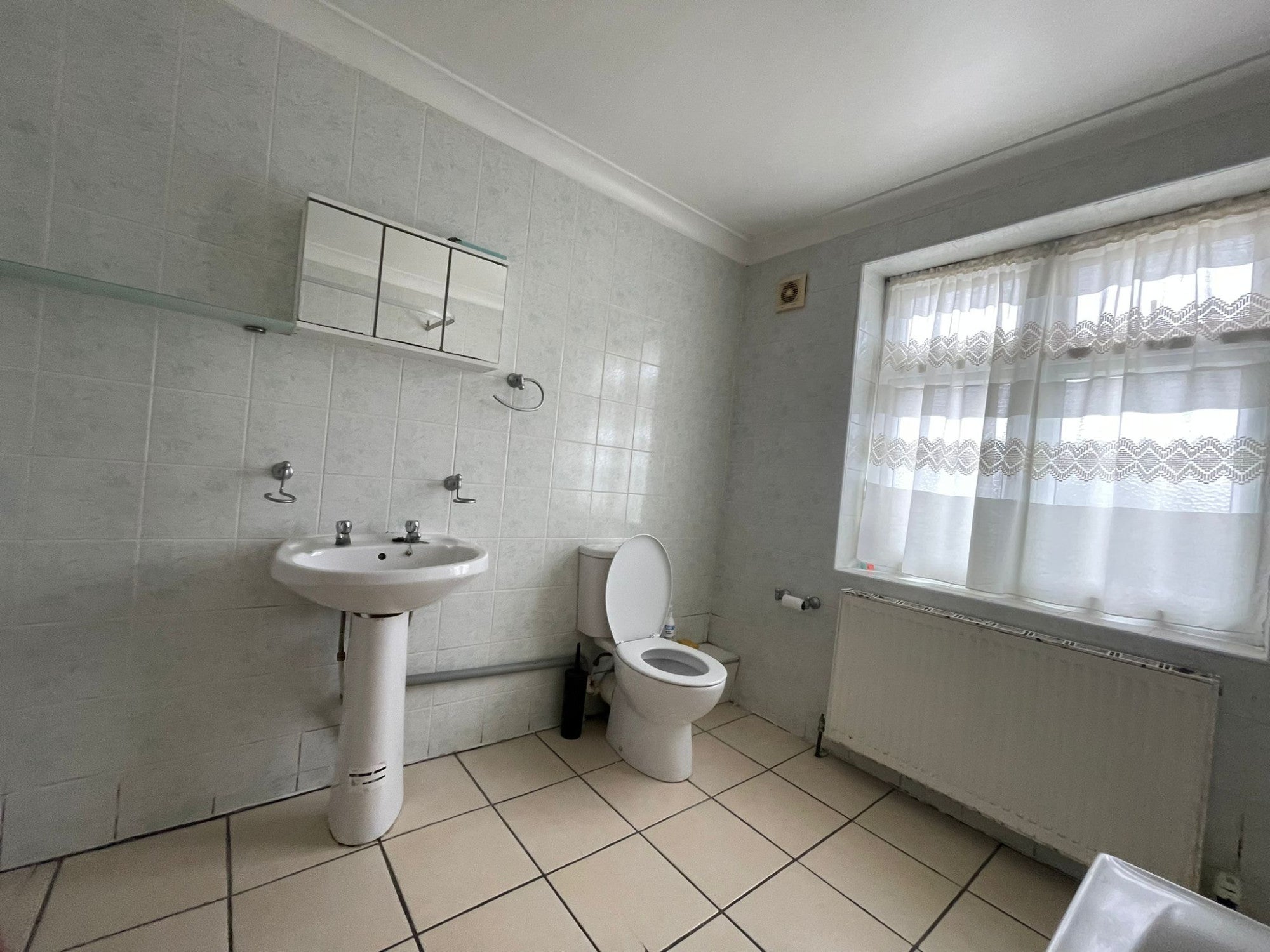 Flat Wellwood Road in Greater London
