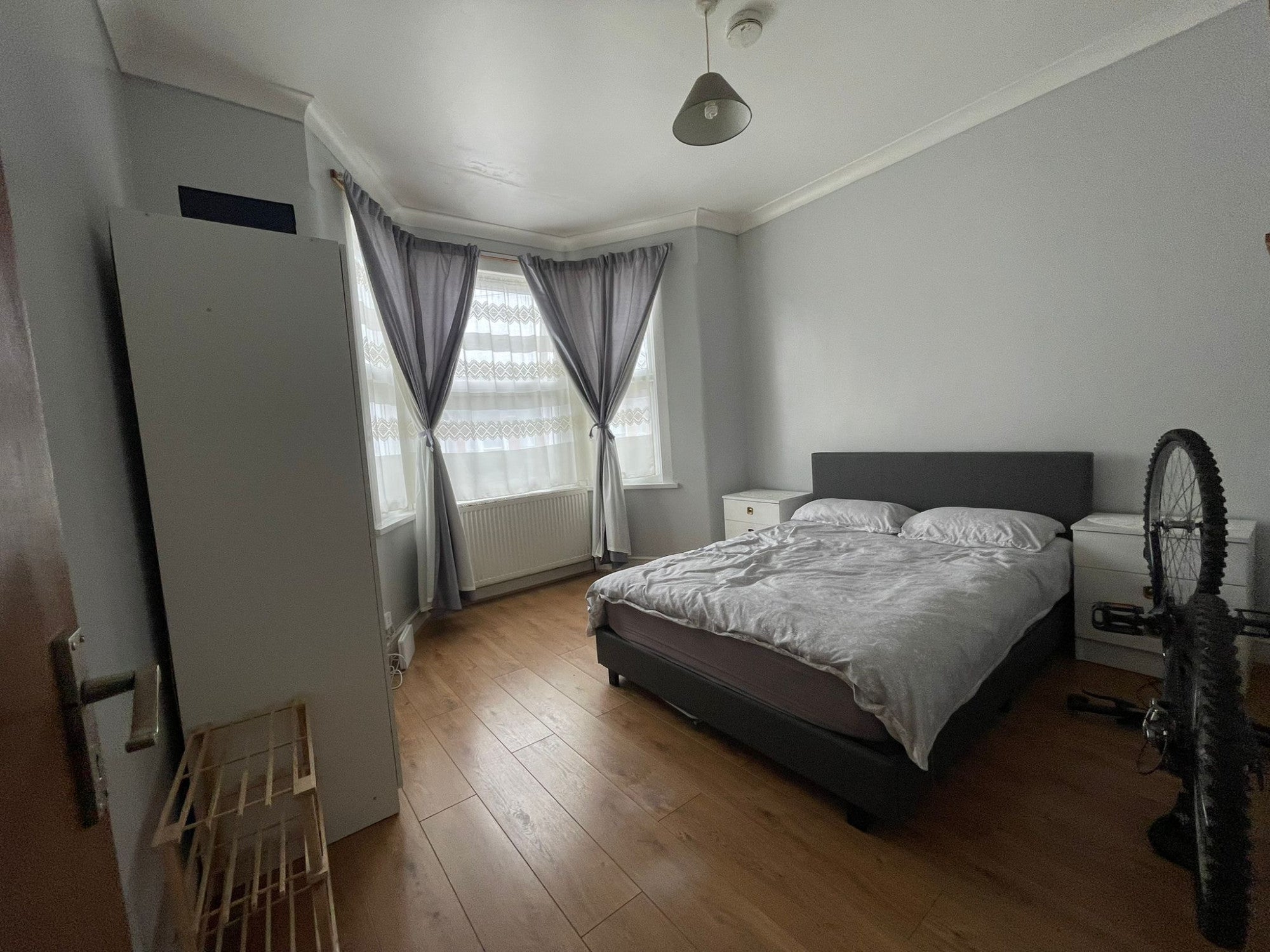 Flat Wellwood Road in Greater London