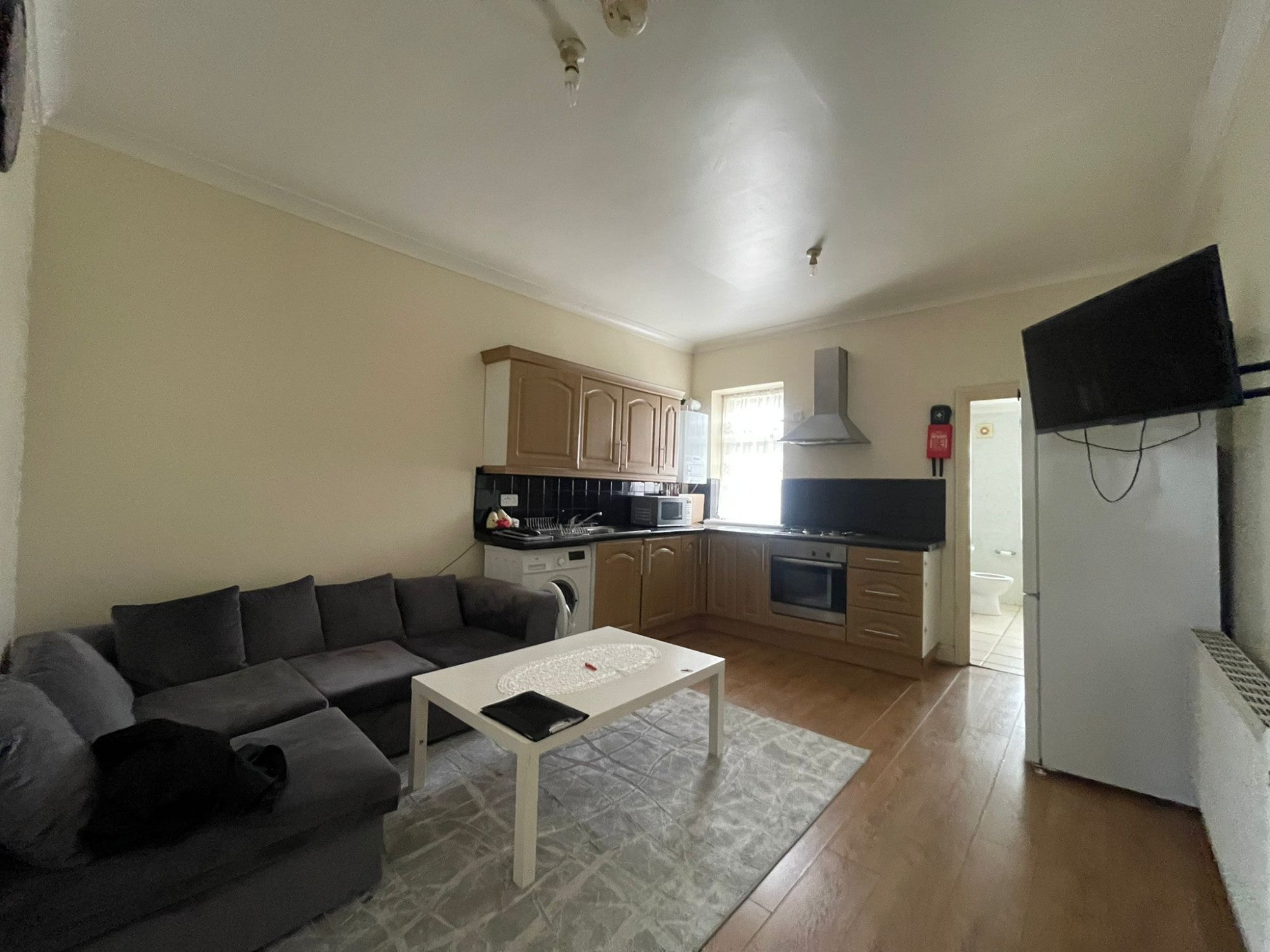 Flat Wellwood Road in Greater London