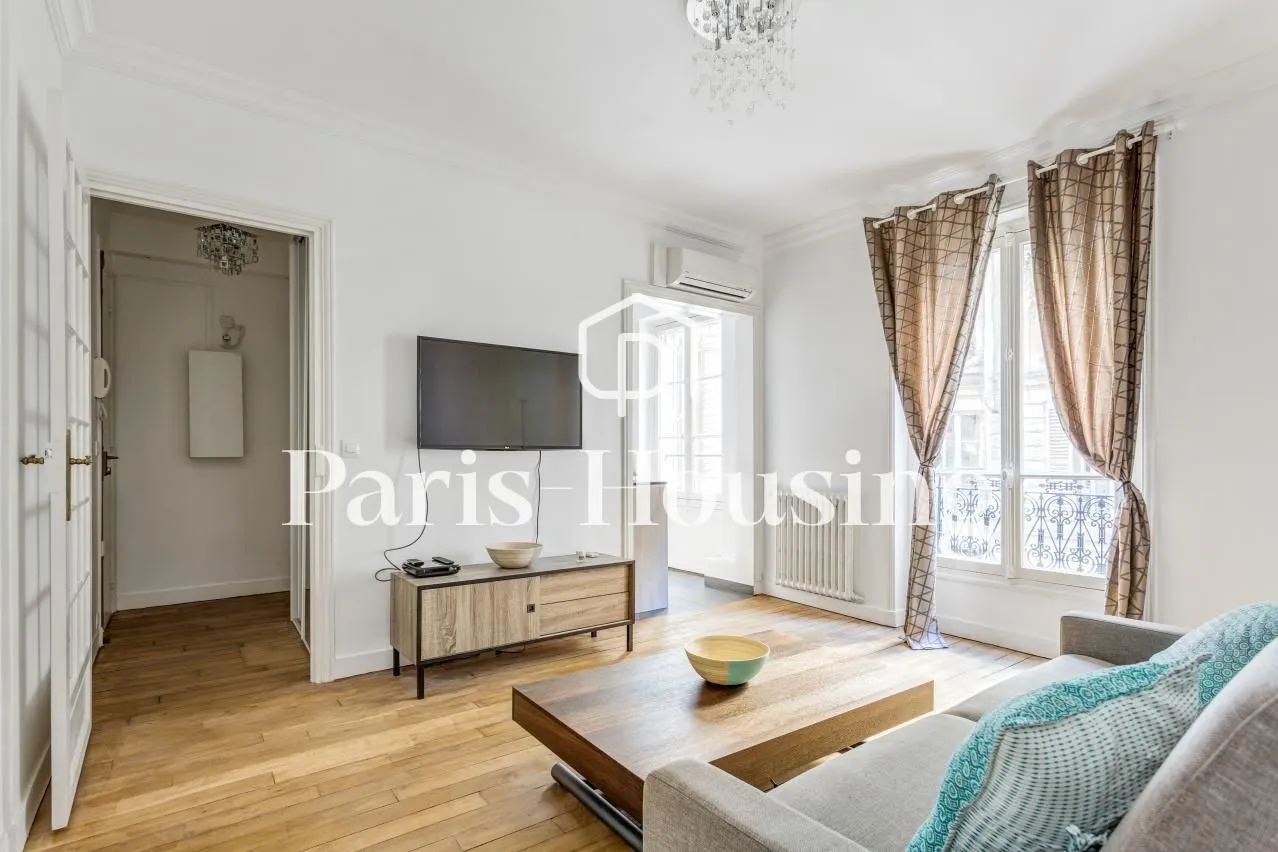 Flat Rue des Chartreux in Paris