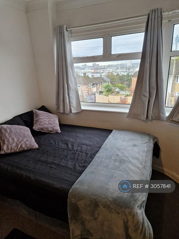Room Gainsford Road in Southampton