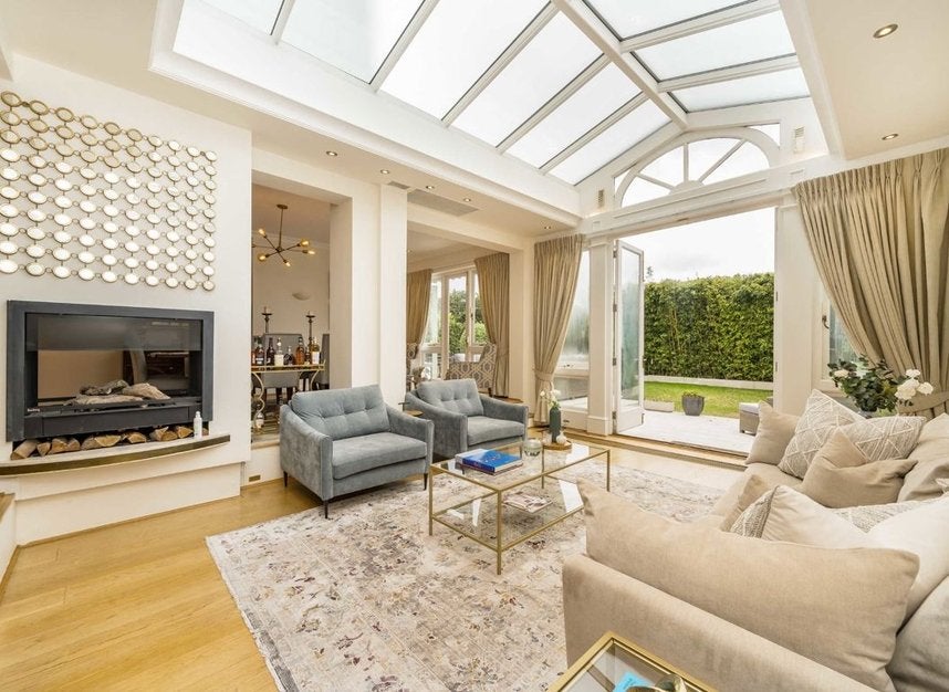 House Orchard Avenue in Greater London