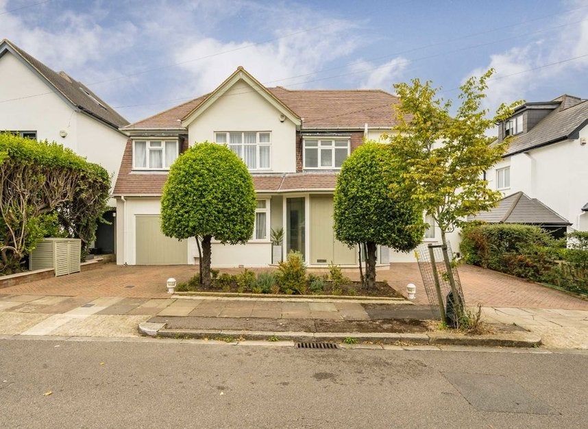 House Orchard Avenue in Greater London