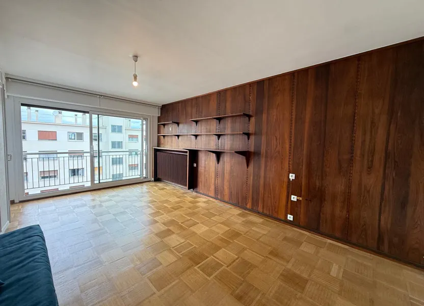 Appartement Rue Carrier-Belleuse à Paris