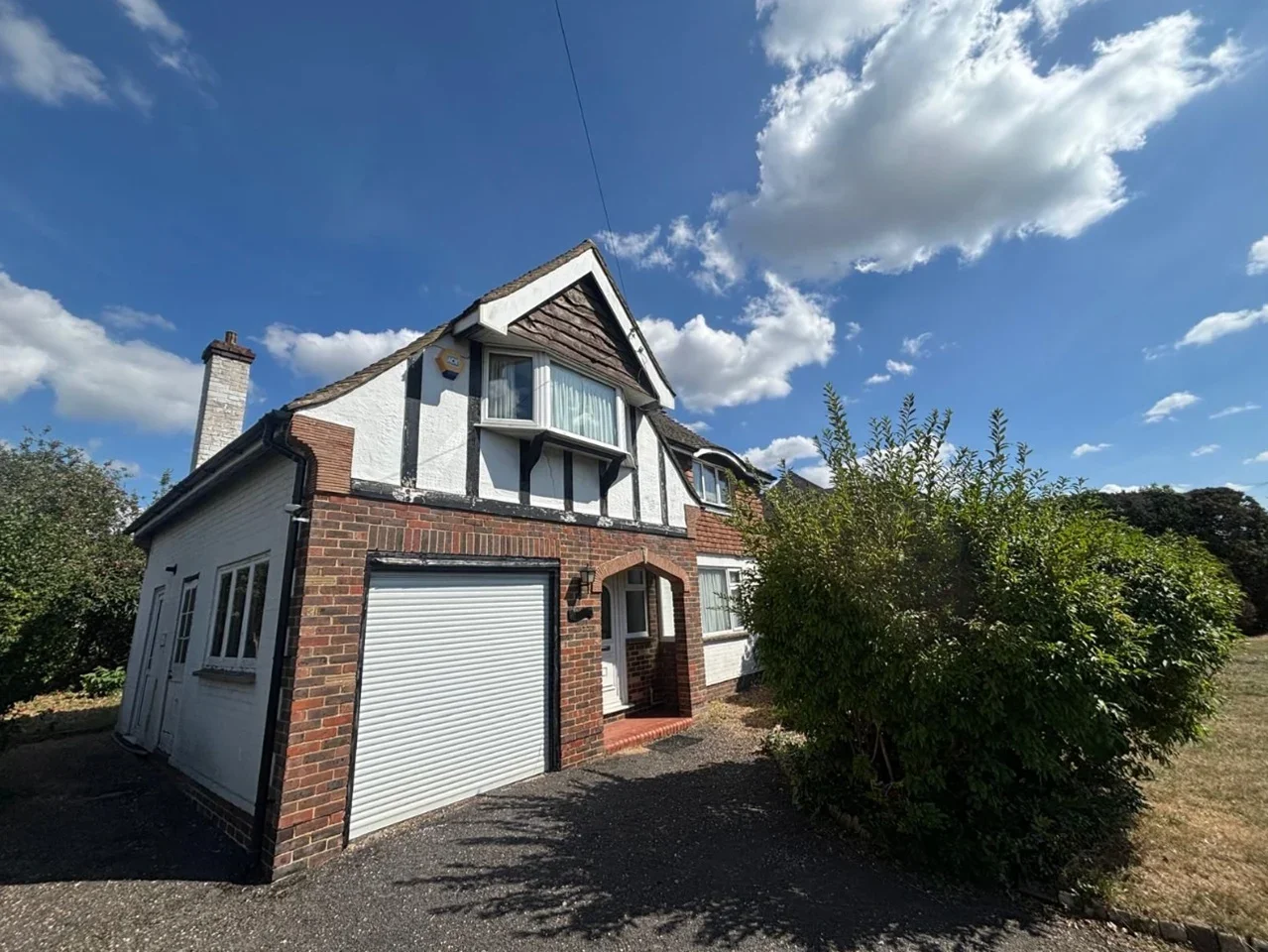 House Crabtree Lane in Mole Valley