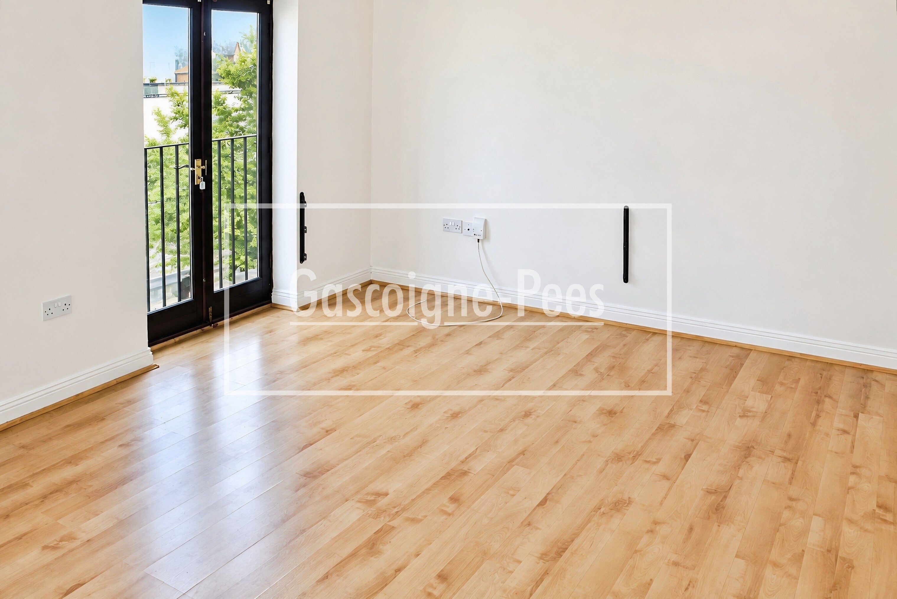 Flat Hardman Road in Greater London