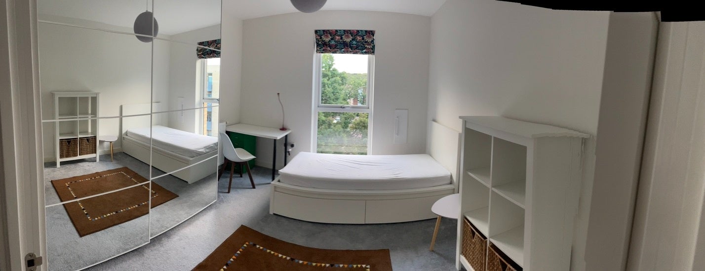 Room Merriam Close in Greater London