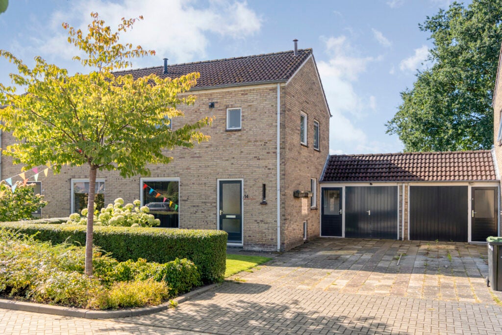 Huis Burgemeester Nijsinghweg 14 in Ruinerwold