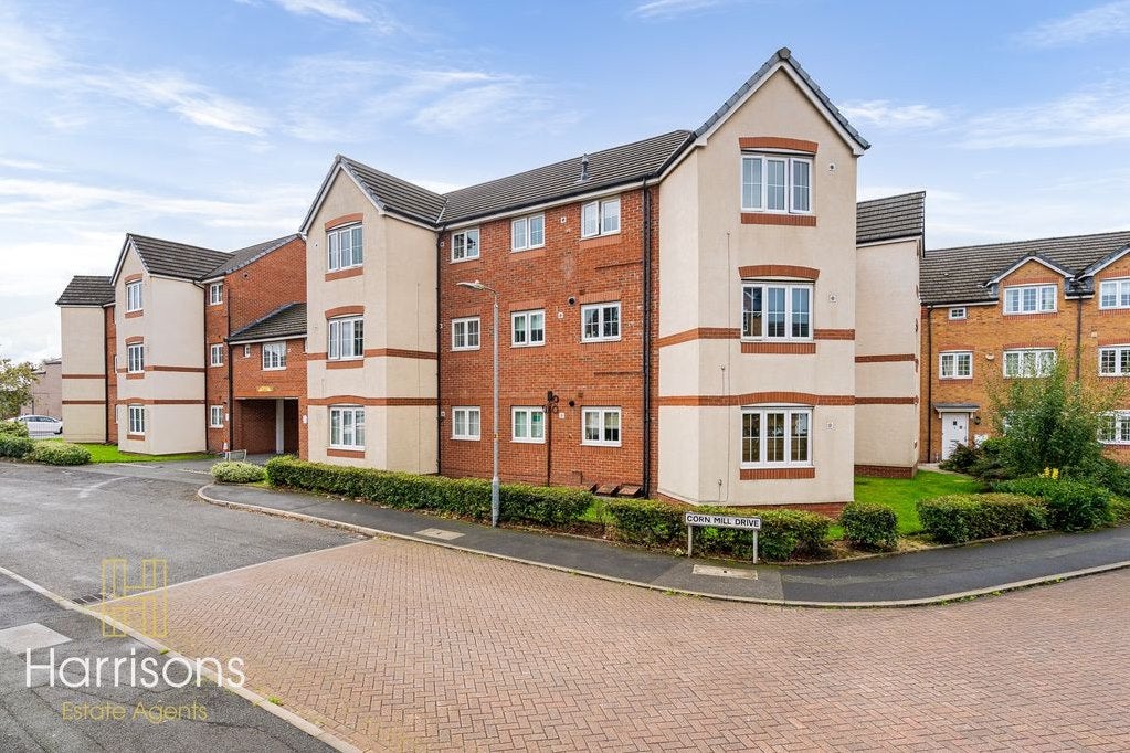 Flat Longcauseway in Farnworth
