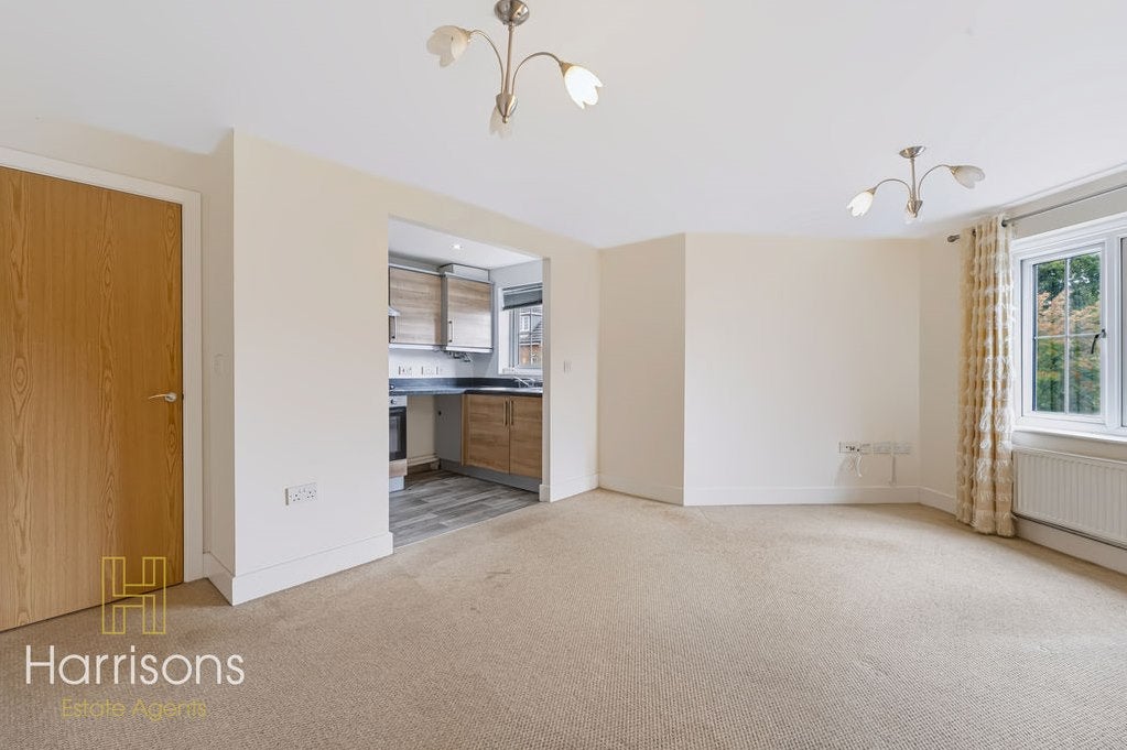 Flat Longcauseway in Farnworth