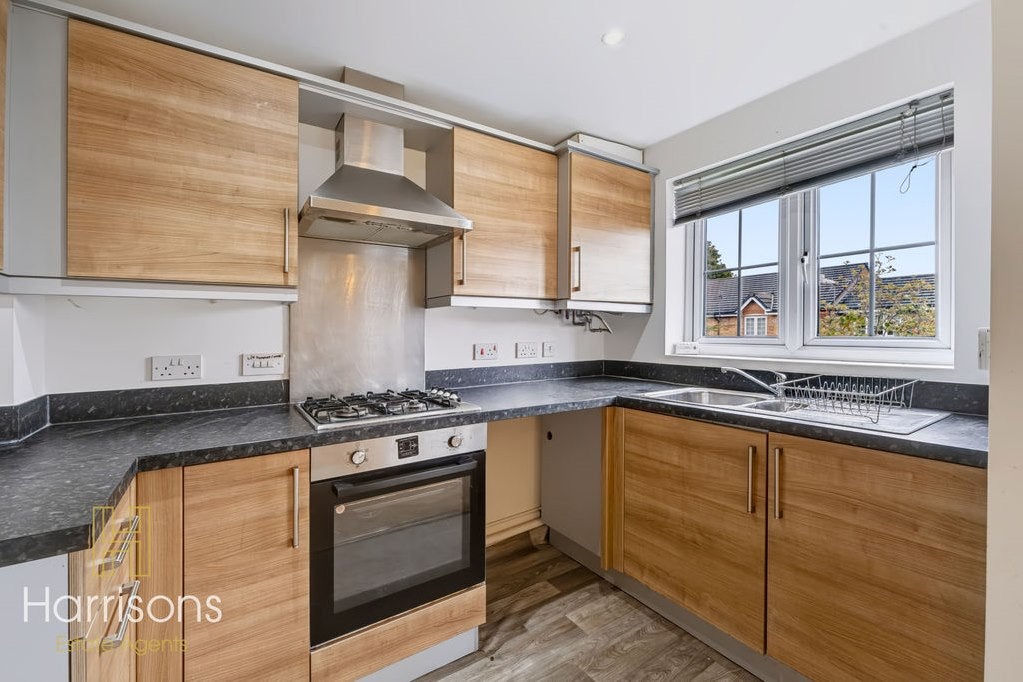 Flat Longcauseway in Farnworth