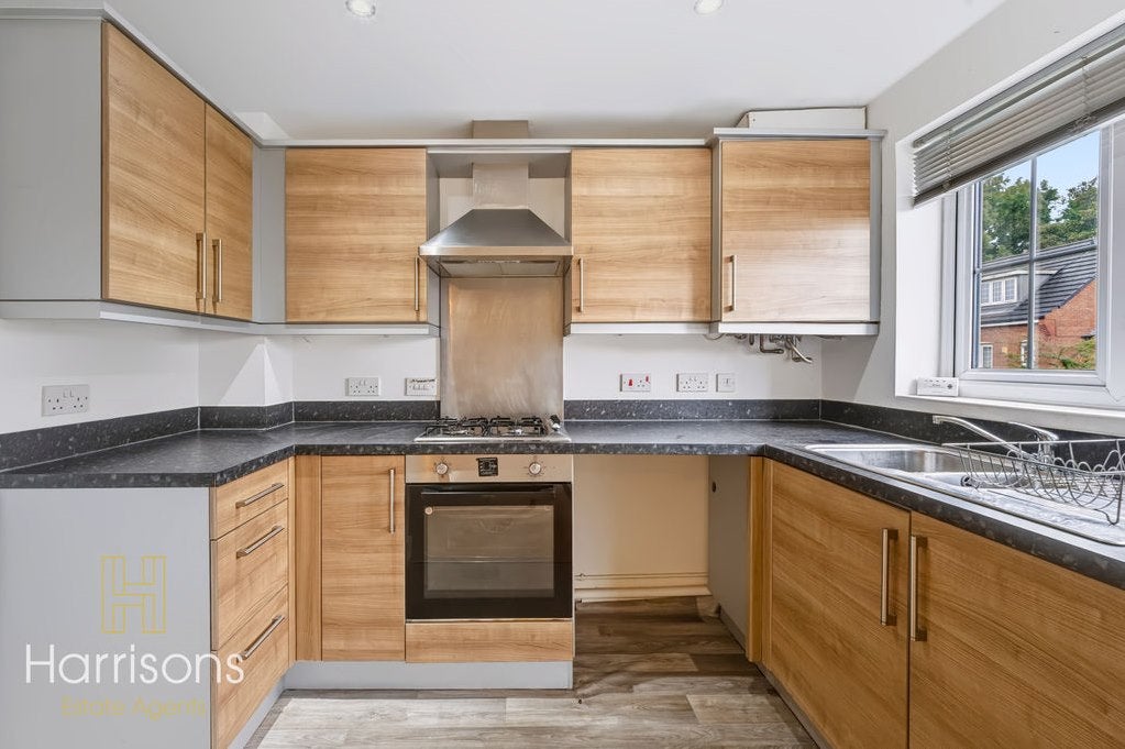 Flat Longcauseway in Farnworth