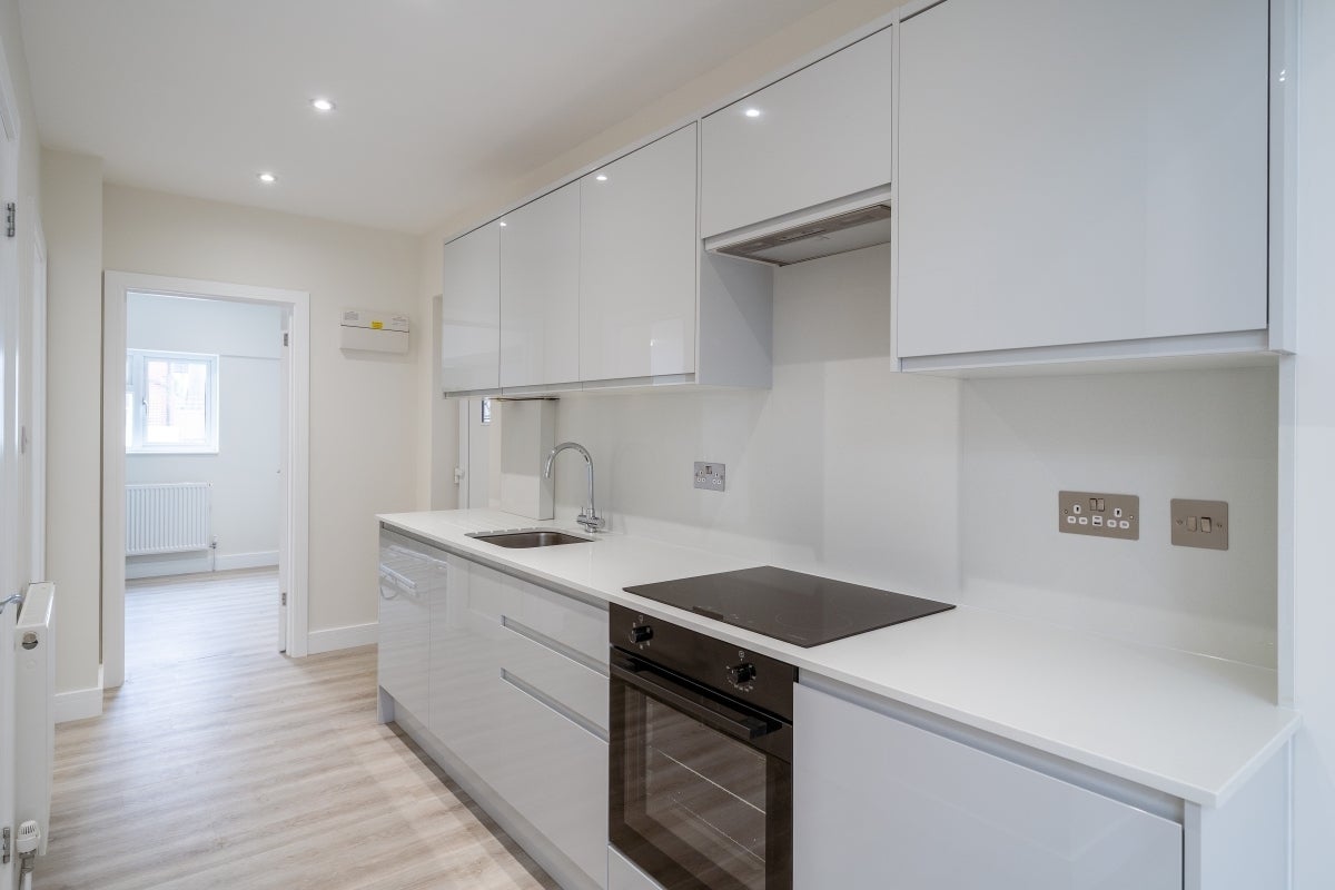 Flat Chestnut Road in Greater London