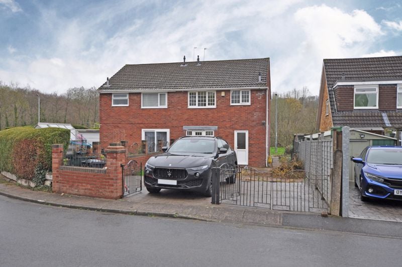House Pilton Vale in Newport