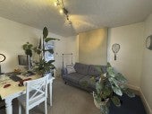 Flat Gordon Road in Maidenhead