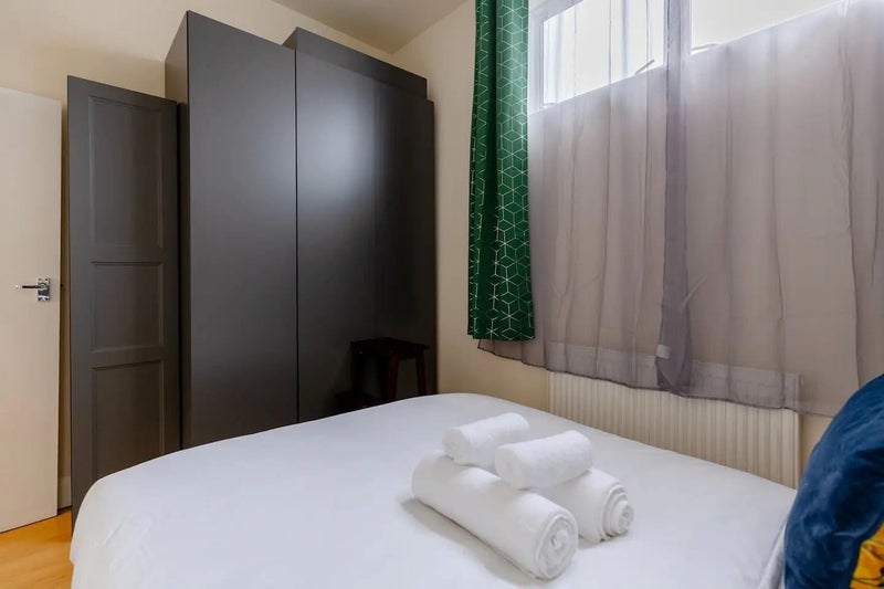 Flat Stroud Green Road in Greater London