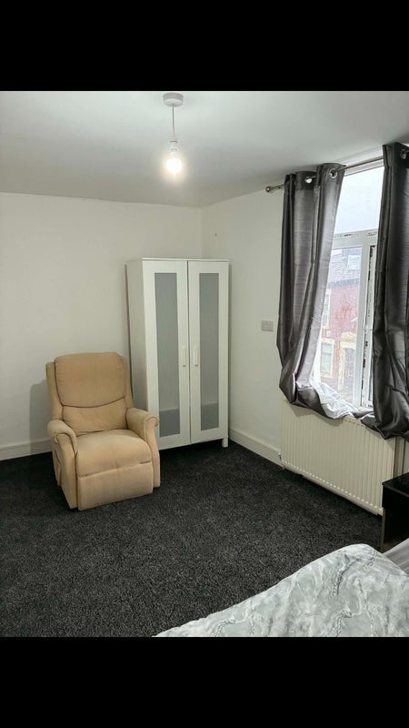 Room Pritchard Street in Blackburn