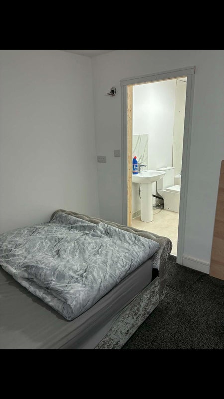 Room Pritchard Street in Blackburn