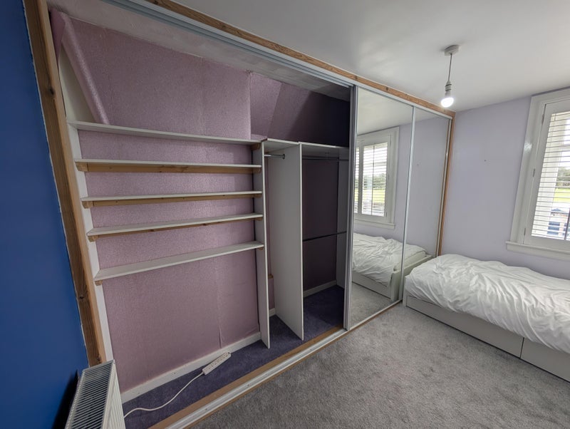 Room Deantown Avenue in Whitecraig