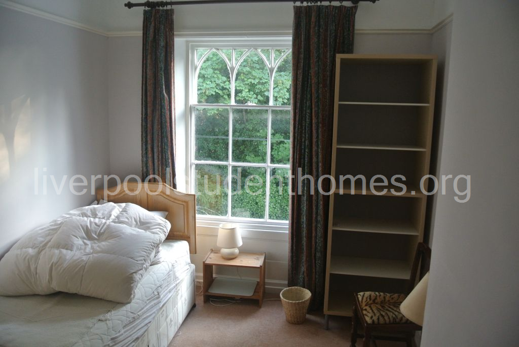 Room Shaw Street in Liverpool