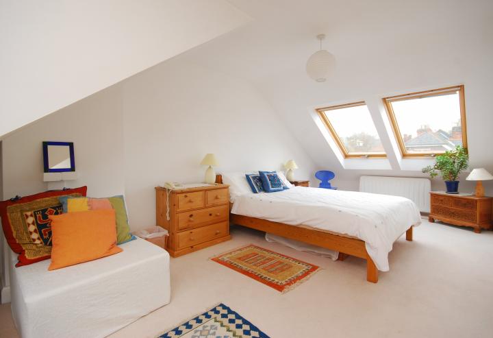 Room Coleridge Road in Greater London